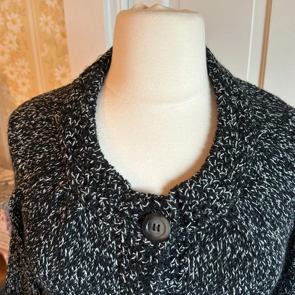 🙏🏽 Style and Co. knit Navy Cardigan Sweater 🙏🏽 - Picture 4 of 10